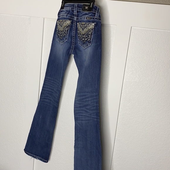 Used:has a few spots on back on jeans. Listed in photos - Picture 5 of 9